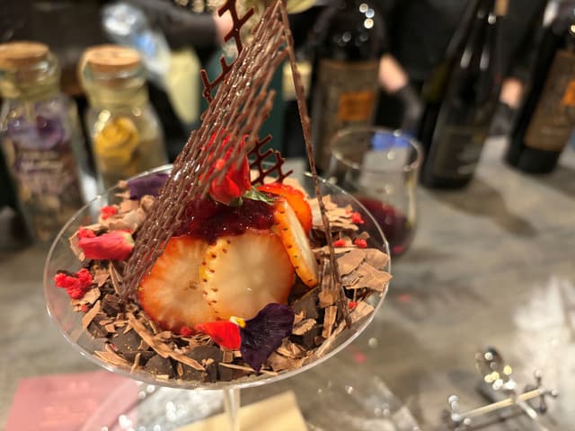 夜パフェ専門店＆VIGO本八幡店